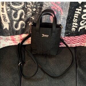 Juicy Couture Black Crossbody Bag Great for cell phones 📱 and holding cards 💳